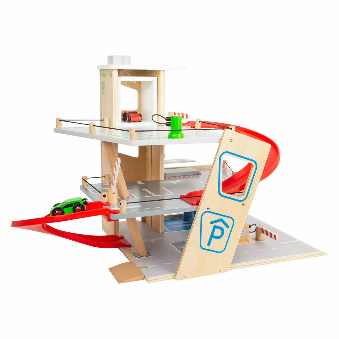 SMALL FOOT  HOUTEN GARAGE MET WASSTRAAT