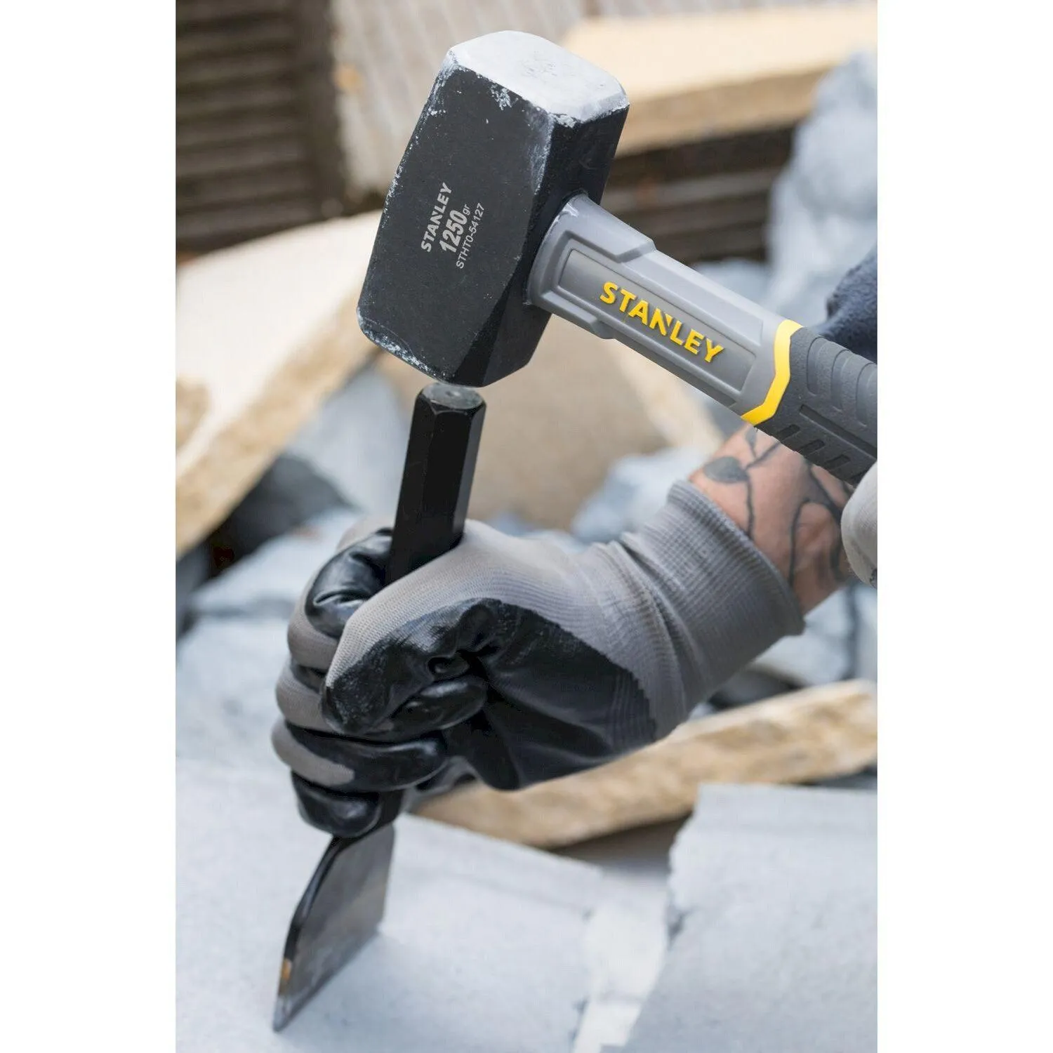 STANLEY STHT054127 VUISTHAMER GLASVEZEL 1250GR
